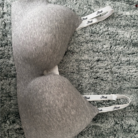 VS/Pink Bras - Picture 8 of 15